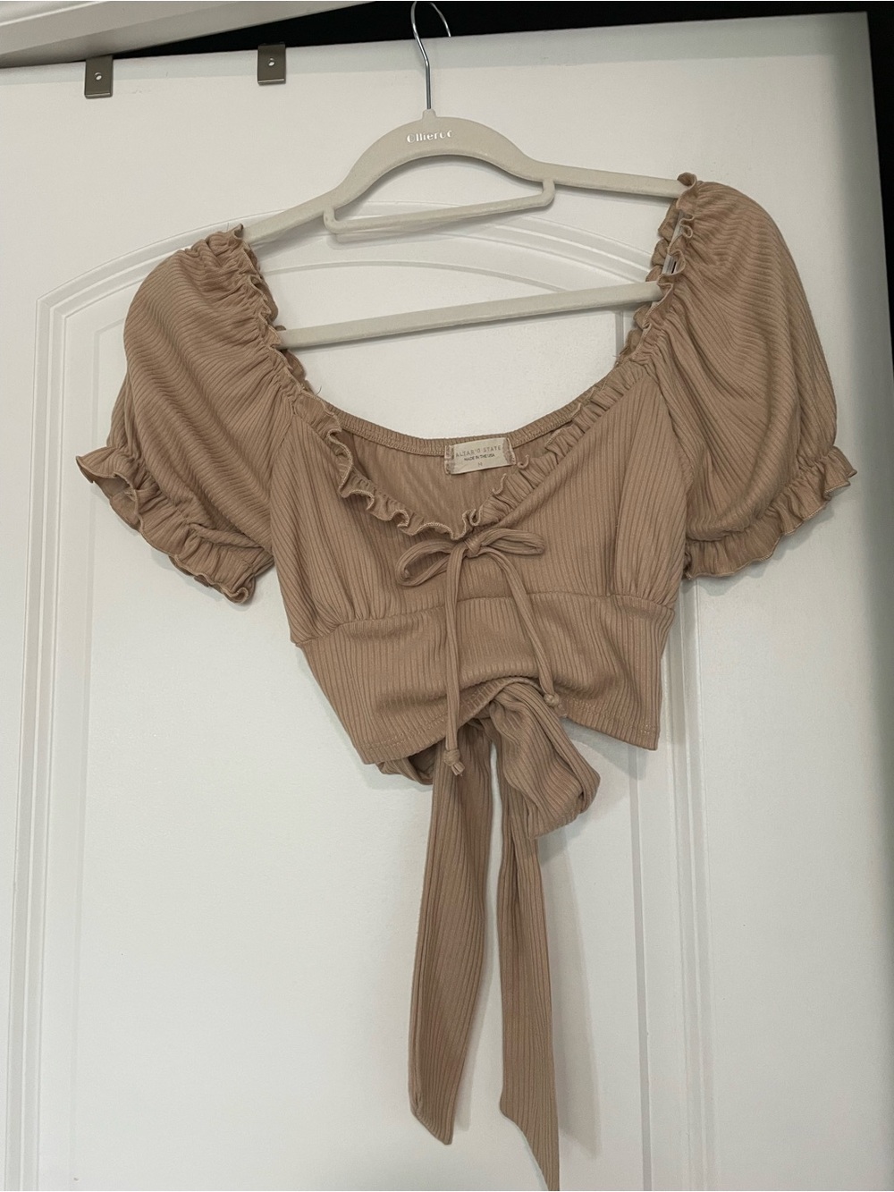 Altar'd State Taupe Ribbed Tie-Front Puff Sleeve Crop Top